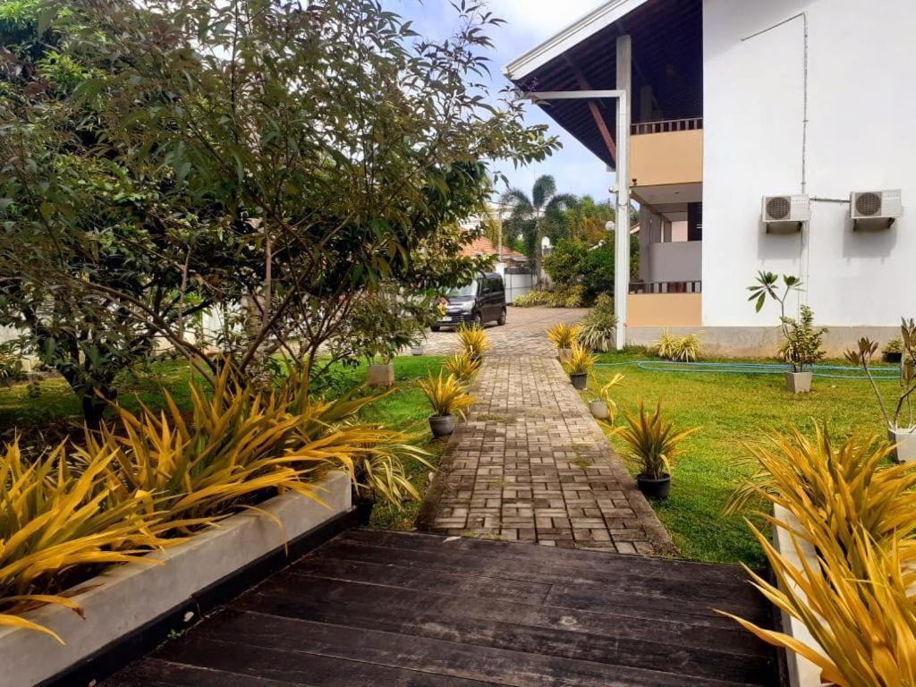 Sunrise Palace Negombo Exteriör bild