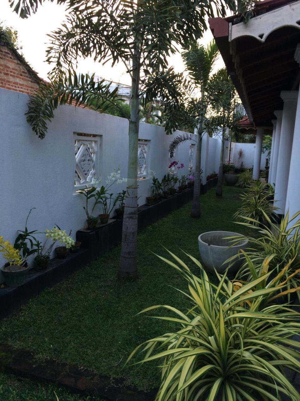 Sunrise Palace Negombo Exteriör bild