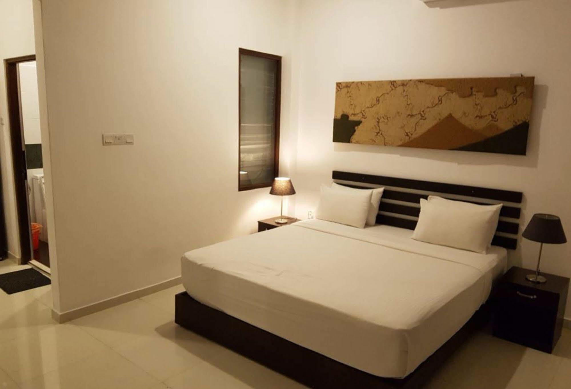 Sunrise Palace Negombo Exteriör bild
